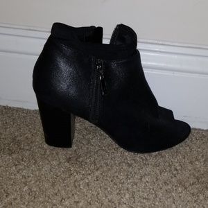 Simply vera wang shoes never worn no tags